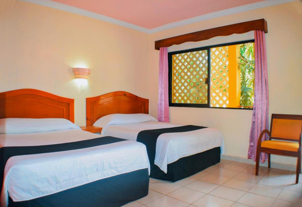 ואיאדוליד Hotel Hacienda Sanchez מראה חיצוני תמונה