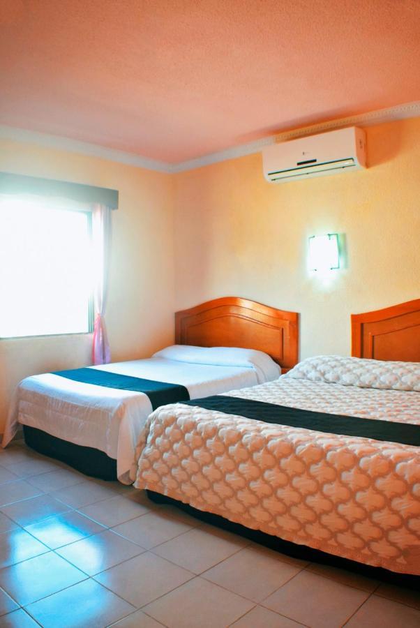 ואיאדוליד Hotel Hacienda Sanchez מראה חיצוני תמונה