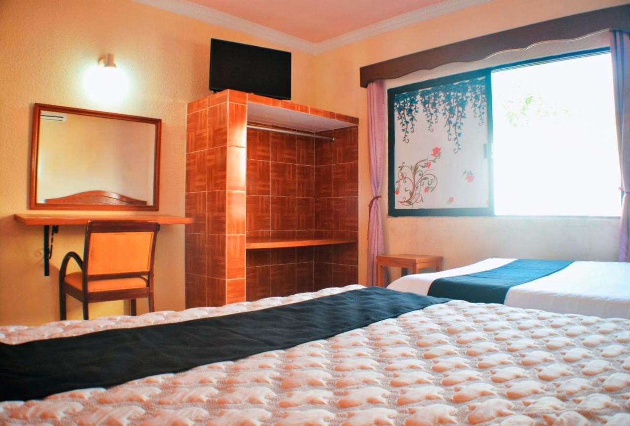 ואיאדוליד Hotel Hacienda Sanchez מראה חיצוני תמונה