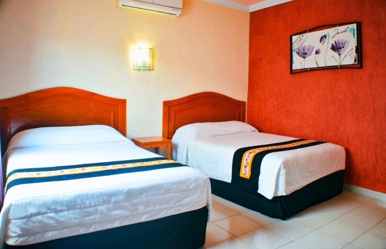 ואיאדוליד Hotel Hacienda Sanchez מראה חיצוני תמונה