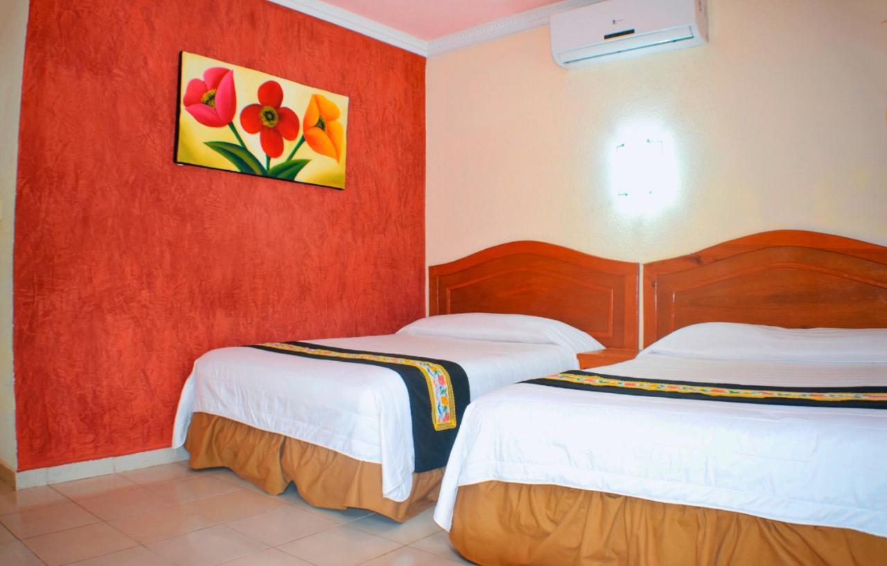 ואיאדוליד Hotel Hacienda Sanchez מראה חיצוני תמונה