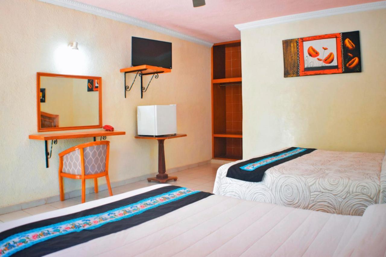 ואיאדוליד Hotel Hacienda Sanchez מראה חיצוני תמונה