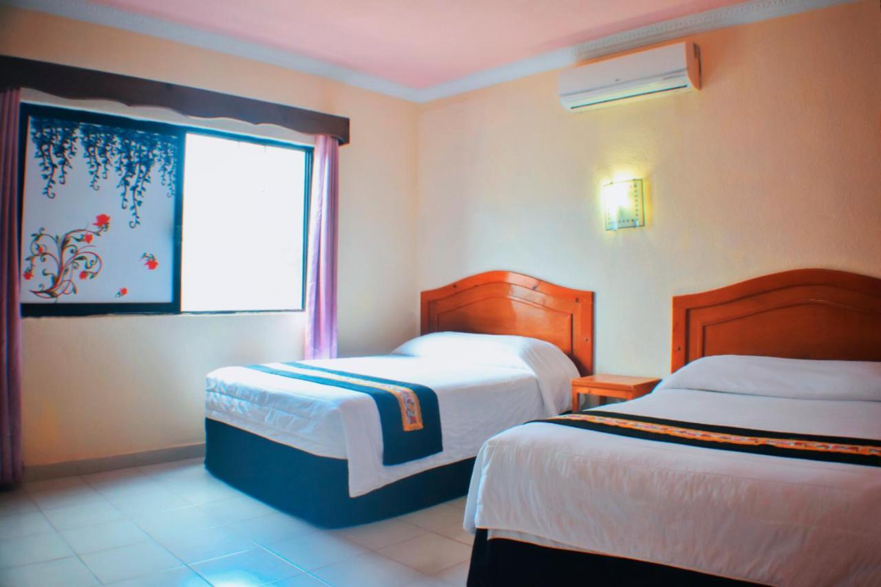 ואיאדוליד Hotel Hacienda Sanchez מראה חיצוני תמונה