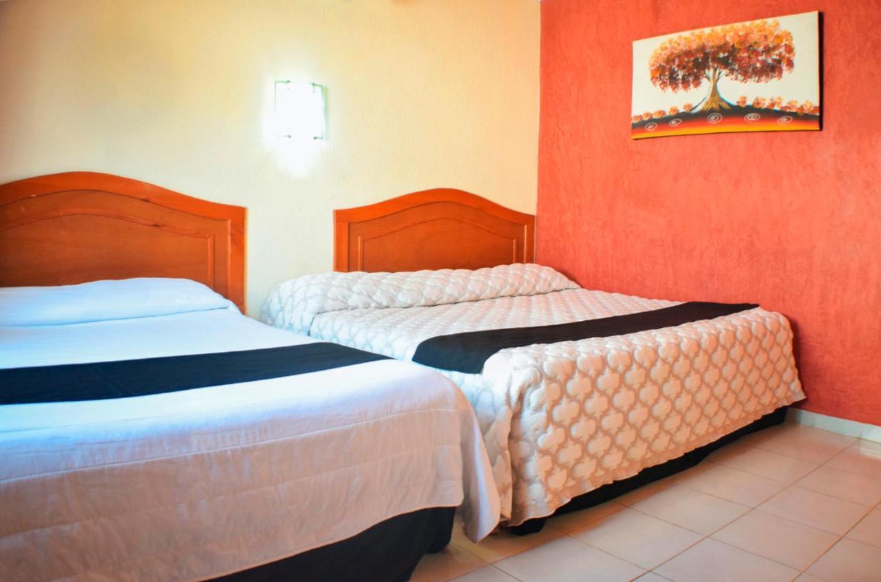 ואיאדוליד Hotel Hacienda Sanchez מראה חיצוני תמונה