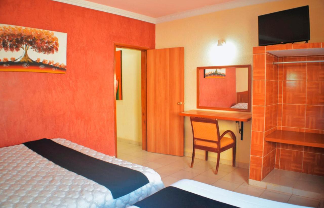 ואיאדוליד Hotel Hacienda Sanchez מראה חיצוני תמונה