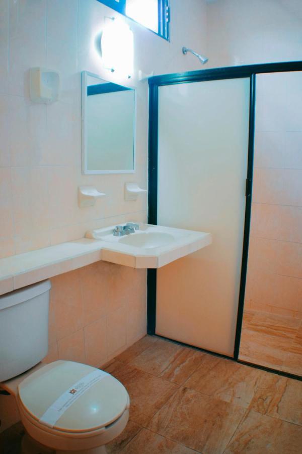 ואיאדוליד Hotel Hacienda Sanchez מראה חיצוני תמונה