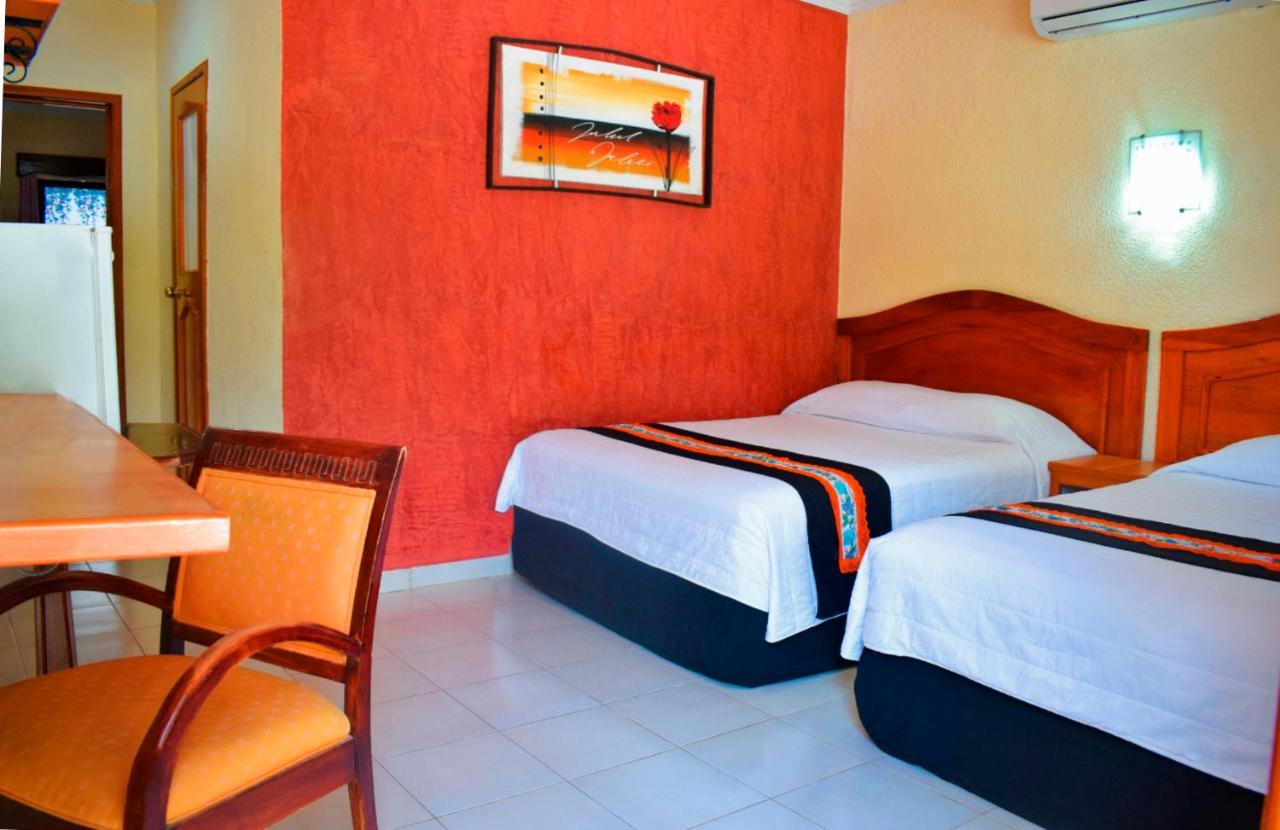 ואיאדוליד Hotel Hacienda Sanchez מראה חיצוני תמונה