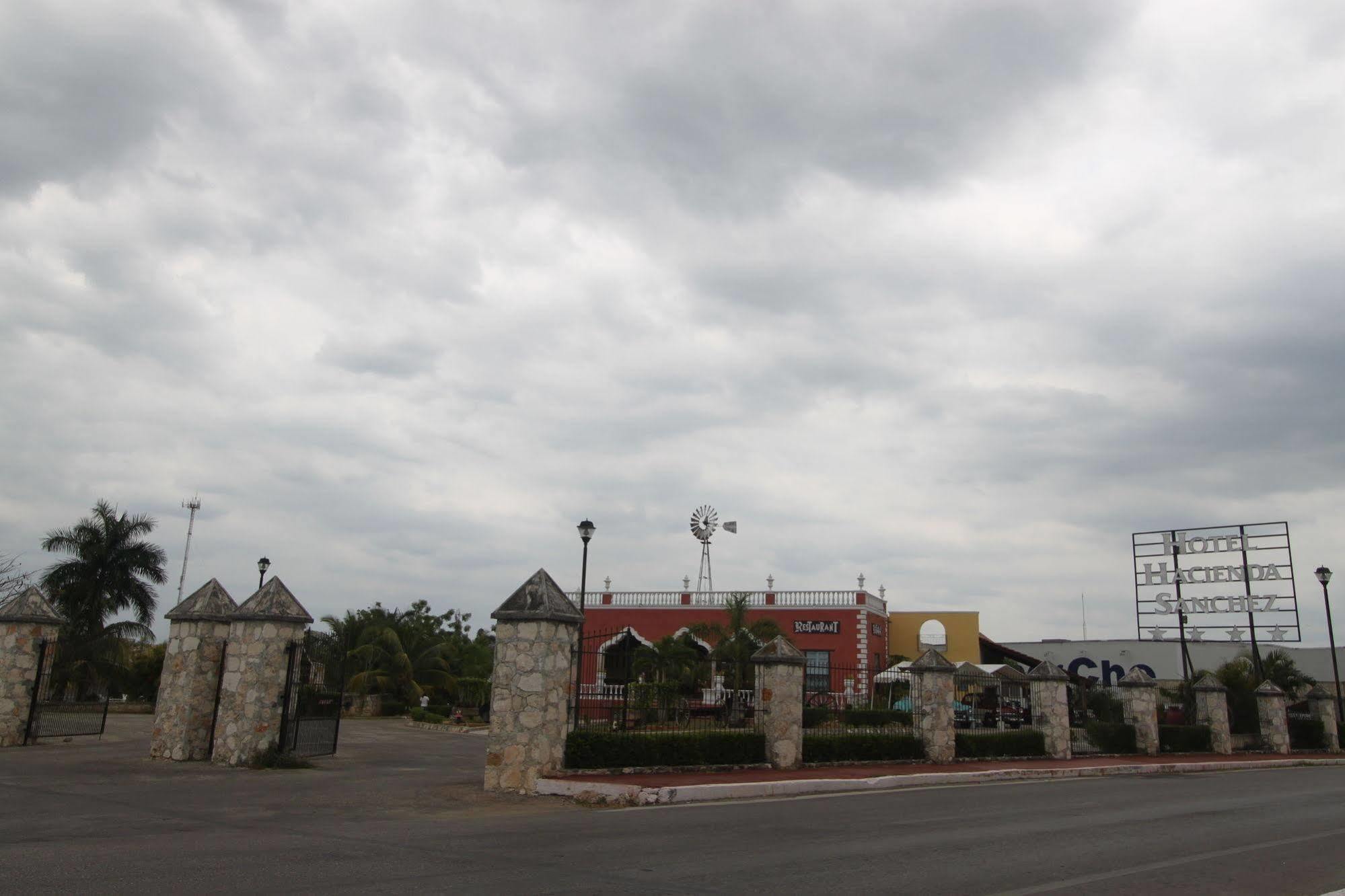 ואיאדוליד Hotel Hacienda Sanchez מראה חיצוני תמונה