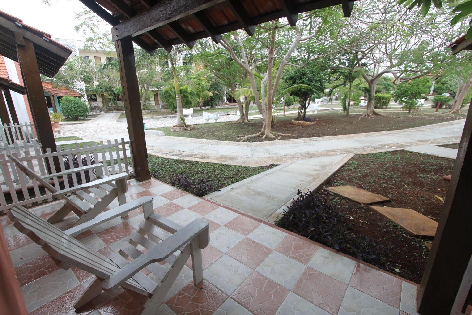 ואיאדוליד Hotel Hacienda Sanchez מראה חיצוני תמונה