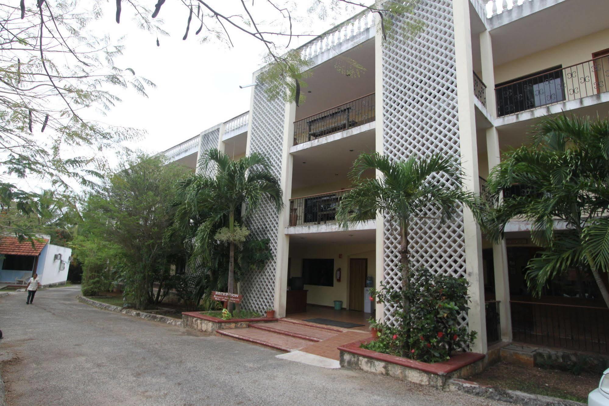 ואיאדוליד Hotel Hacienda Sanchez מראה חיצוני תמונה